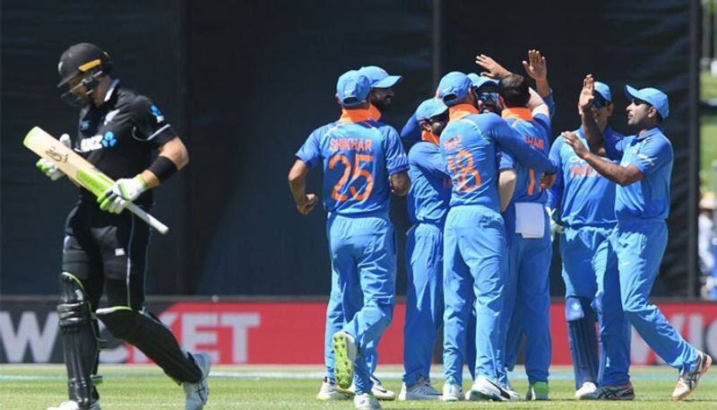 India need 158 runs to win against New Zealand in Napier ODI