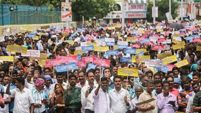 govt employees and teachers salaryin tamilnadu