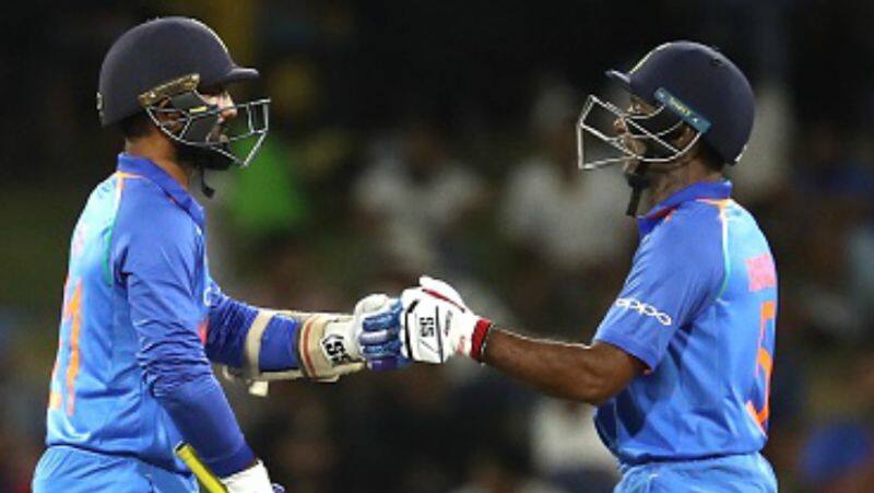 indian teams batting coach sanjay bangar confirmed that dhoni will play in last odi against nz