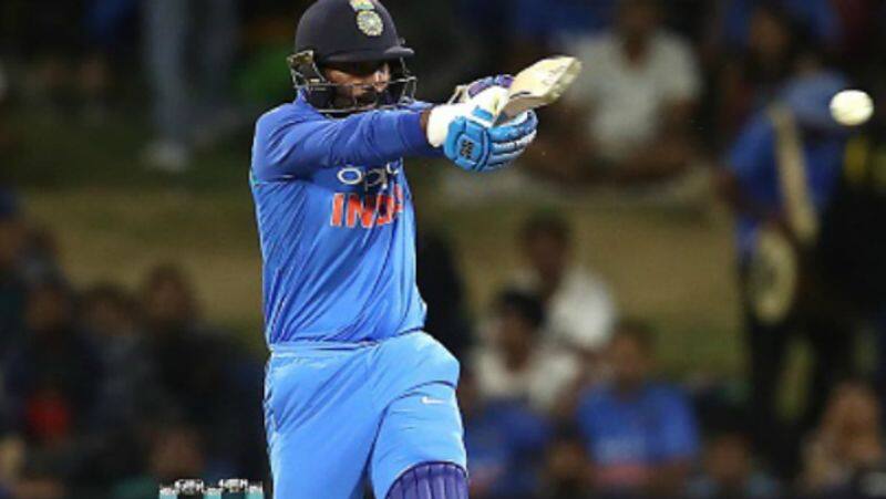 dinesh karthik explained why he denied single in last over of third t20 against new zealand