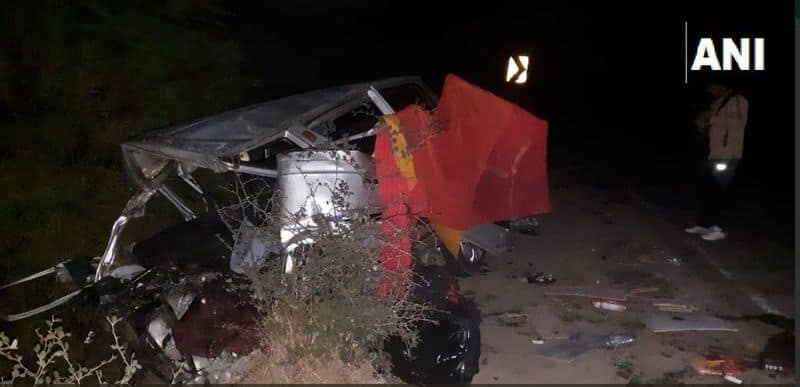 van-car-collision-12-death-ujjain-madhya-pradesh-road-accident-