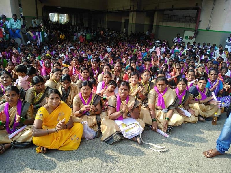 Liquor ban: Women march for 12 days from various parts of Karnataka to Vidhana Soudha