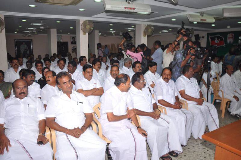Prepare the list of Sleeper Cells in Primary ... Surprisingly, everyone is in the election! At ADMK party..