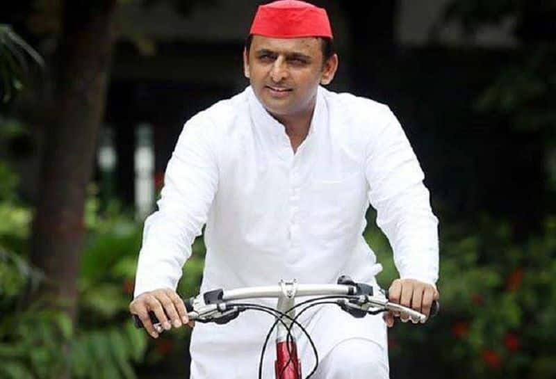 Airport authority stop Akhilesh Yadav charter plane in Lucknow, Yadav alleged Modi government