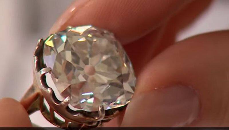 woman who brought a ring was really a diamond