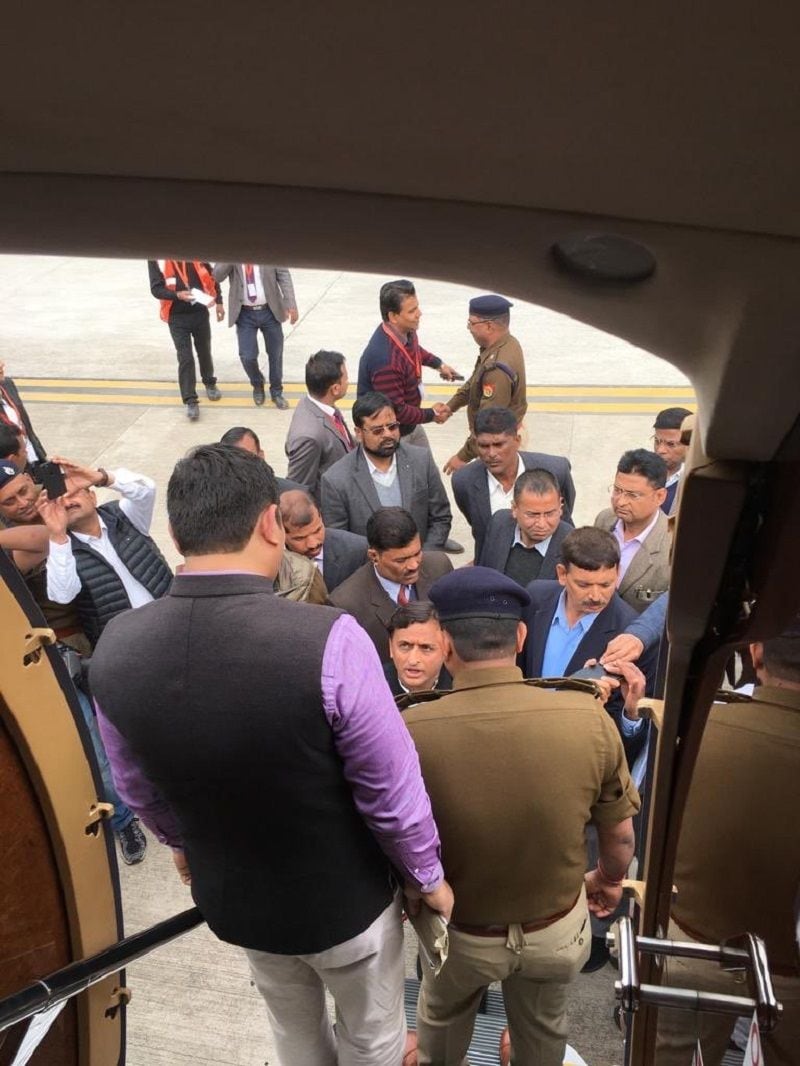 Airport authority stop Akhilesh Yadav charter plane in Lucknow, Yadav alleged Modi government