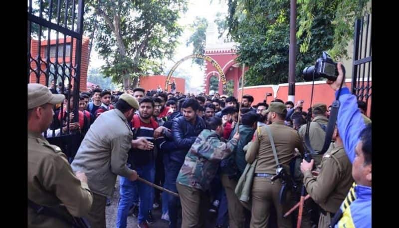 Kashmir-bound passengers' pro-Pakistan slogans infuriate Jammu students