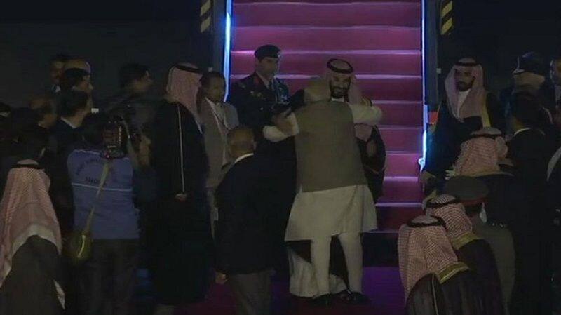 PM modi break protocol for Saudi Arab prince welcome