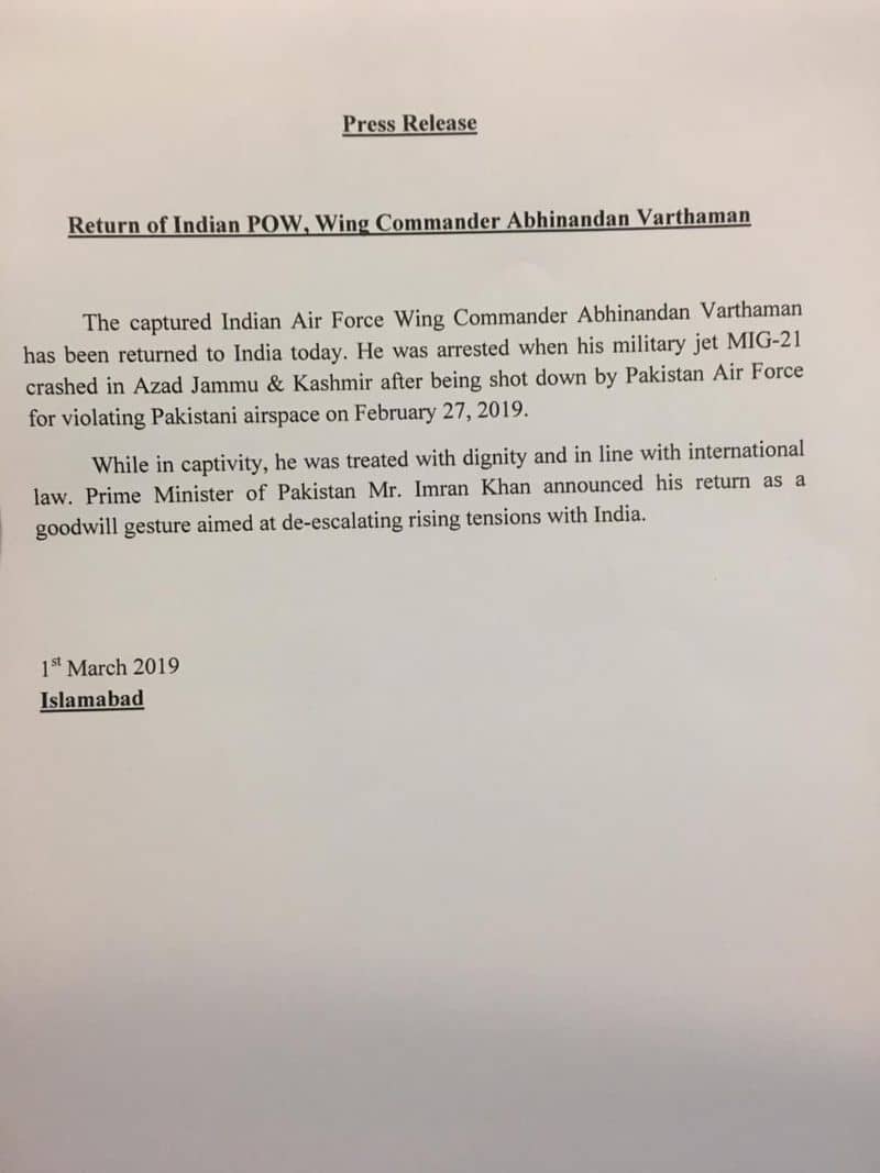 iaf officials receiving wing commander abhinandan