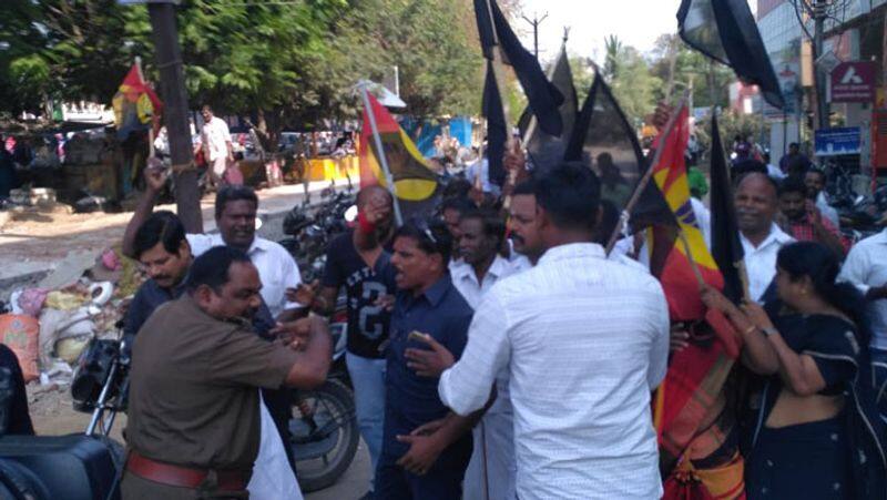 durai murugan house protest DMDK