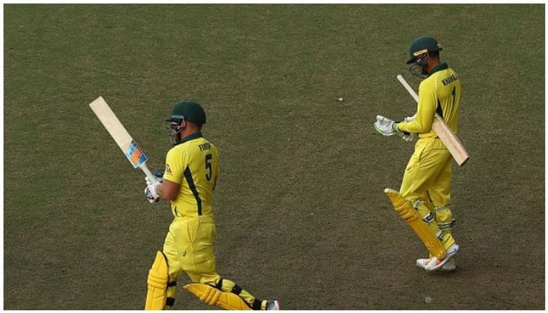australia beat pakistan by 8 wickets in first odi