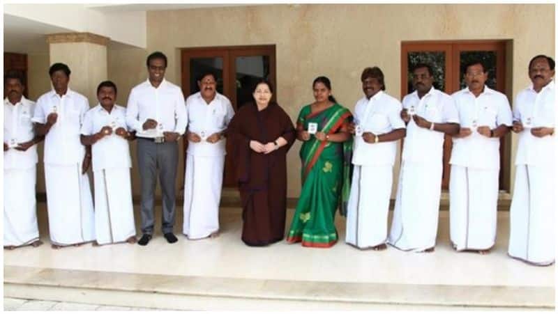 This is the situation for Vijayakanth only by the dagger of Jayalalithaa