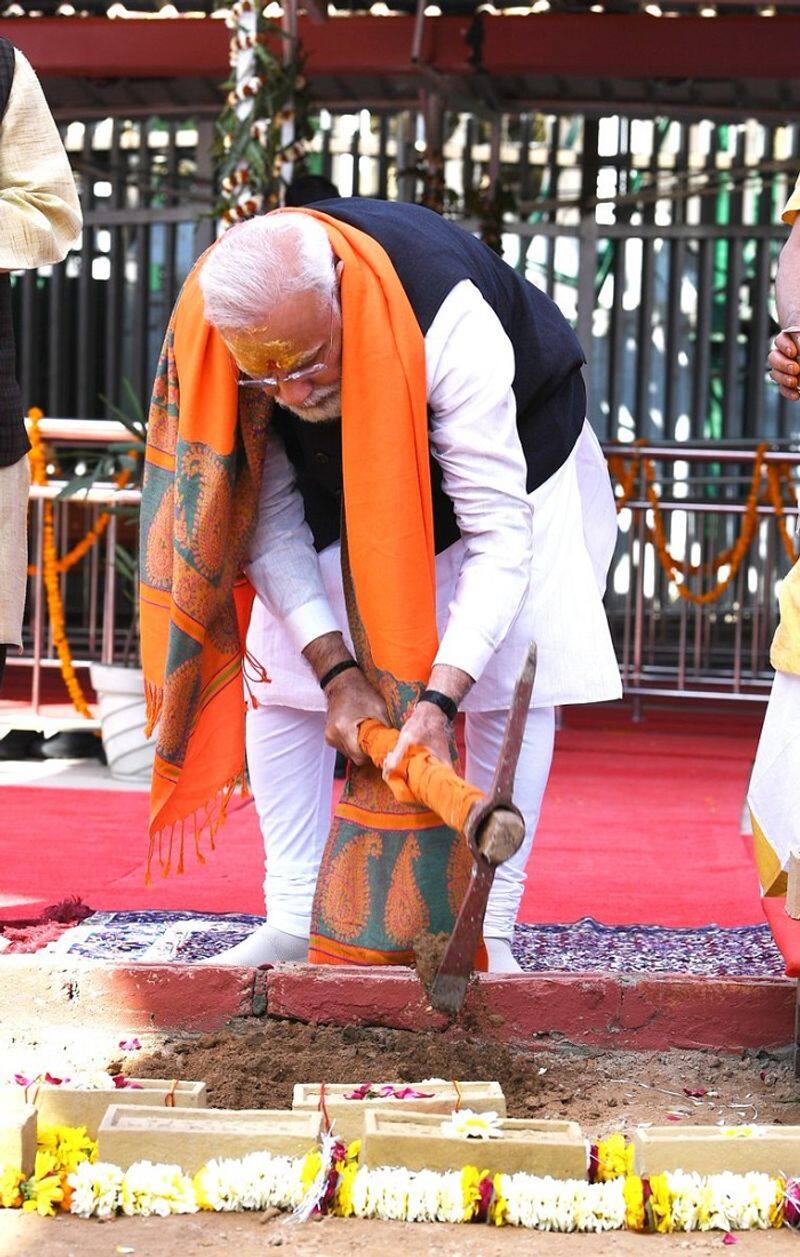 PM Modi lays foundation stone of Kashi Viswanath temple in Varanasi