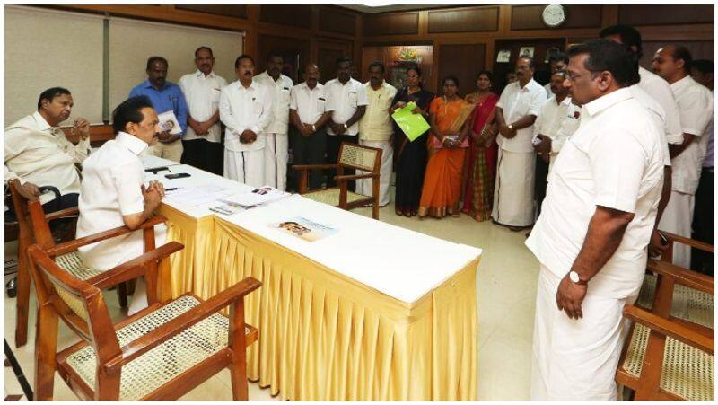 Stalin's checked check to the executives who put the head of the money. Lamenting the DMK Points