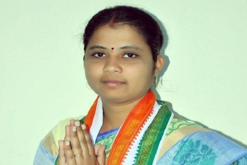 Another congress mlab.haripriya fourth mla during last one month who drop out party in telangana