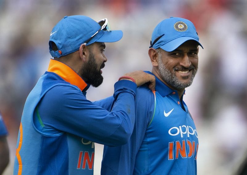 virat kohli said that he is fortunate to have legend dhoni behind stumps