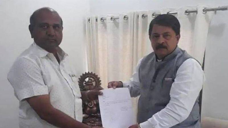 Gujarat congress MLA joins BJP