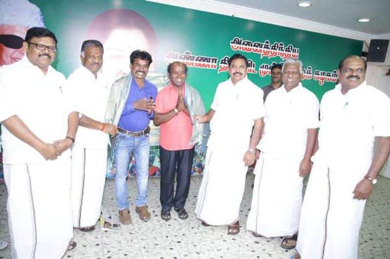 two comedy actors join in admk