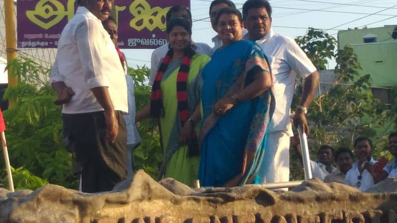 kanimozhi stared her campaign in thoothukudi today