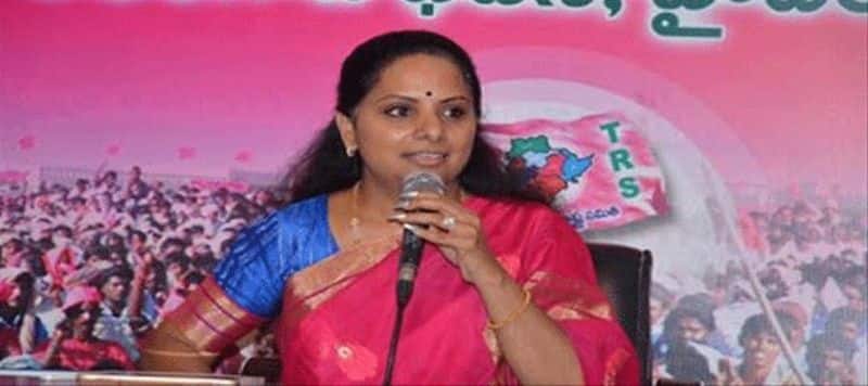 1000 farmers oppose kavitha MP