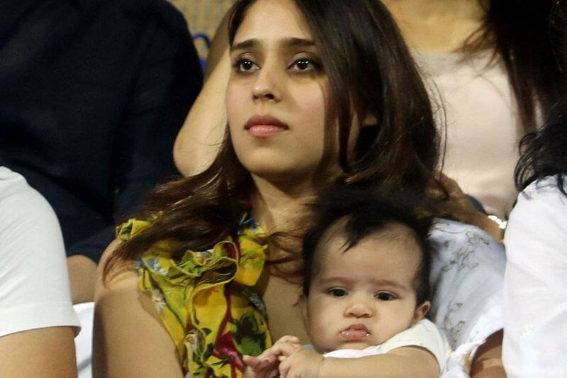 IPL 2019 Rohit Sharma daughter Smaira and Wife ritika presence at wankhede match