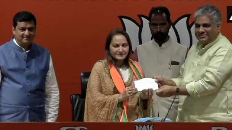 Jaya prada joined BJP and will fight against azam khan from Rampur seat
