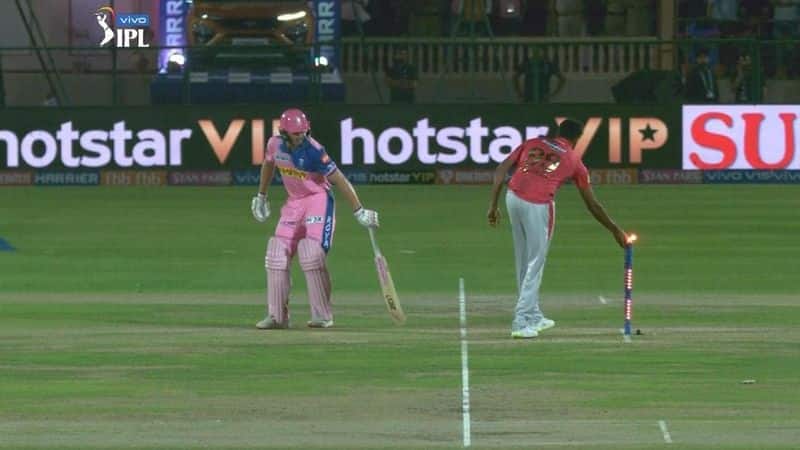krunal pandya disappointed after trying to give mankad warning to dhoni video