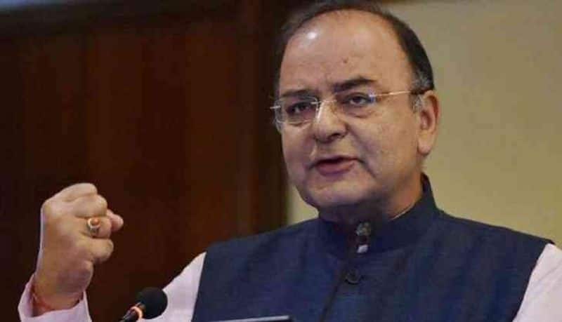 Arun Jaitley says Congress first family is an albatross around the party neck