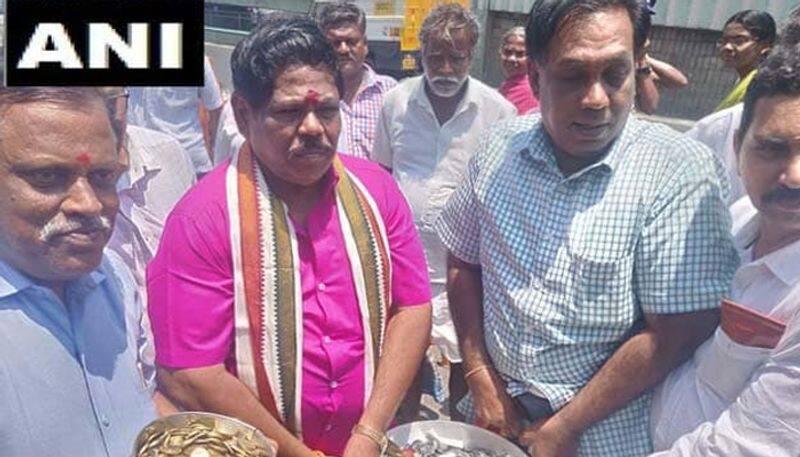 Tamil Nadu Candidate Pays Rs 25000 Poll Nomination Deposit In Coins