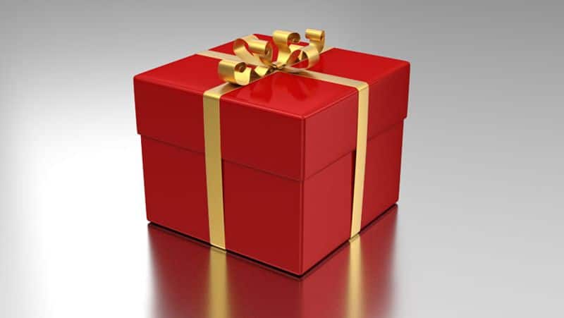 How Dinakaran got gift box symbol?
