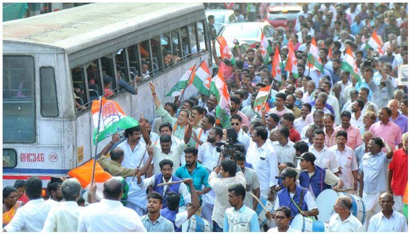 Shashi Tharoor campaigns in coastal areas of Thiruvananthapuram to counter the squeamishly campaign
