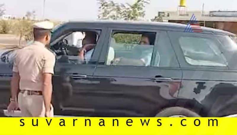CM Kumaraaswamy range rover car stopped bu election commission for checking