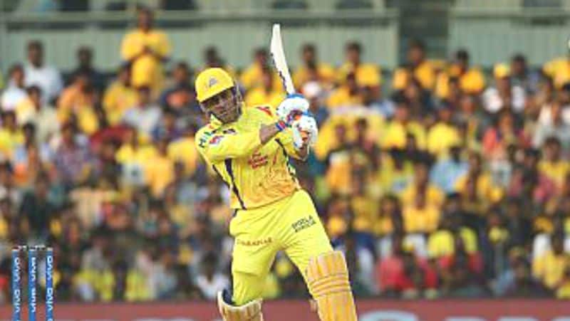 mike hhussey reveals how dhoni reacts to him in 2018 ipl play off against sunrisers hyderabad