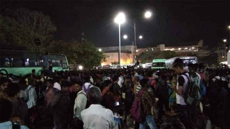 Crowed assembled in koyambedu bus stand for send own place