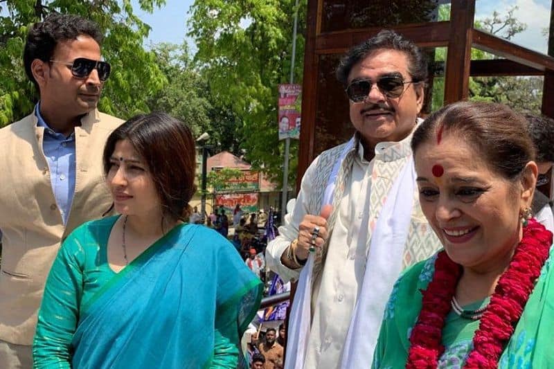 Shatrughan sinha supported his wife in election campaign but keep away from congress campaign