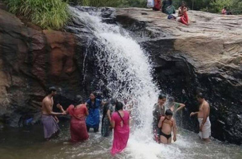 kumbakraai water falls is the  best place for summer holidays