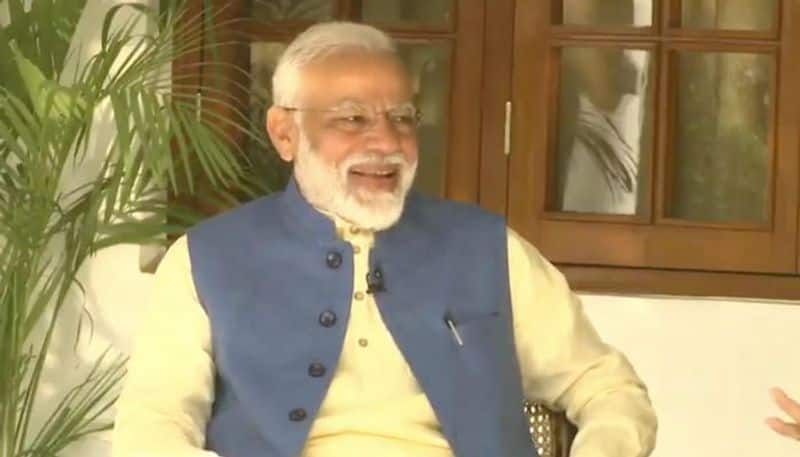 Modi says Mamata gifts him kurtas and sweets, checkmates Bengal CM without many realising it