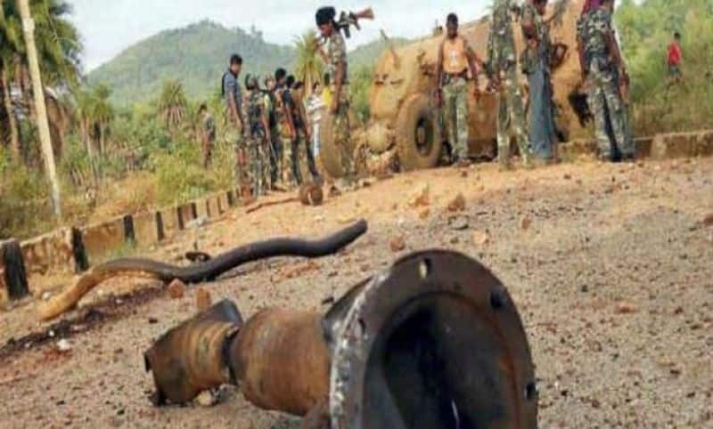Maharastra naxal attack 15 dead