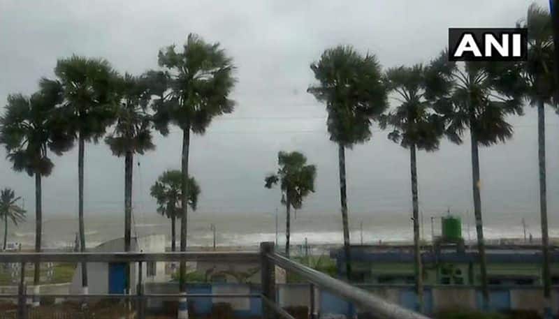 Cyclone Fani loses fury after entering Bengal, moves towards Bangladesh