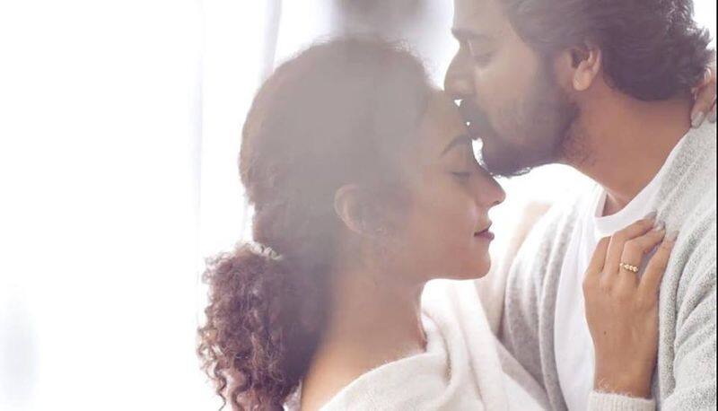 love story of pearle maaney and srinish aravind