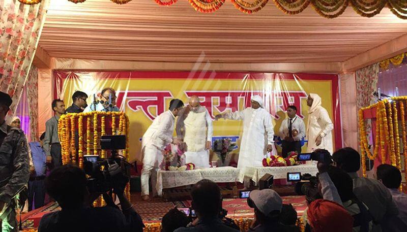 amithsah visits gadwaghat ashram in varanasi
