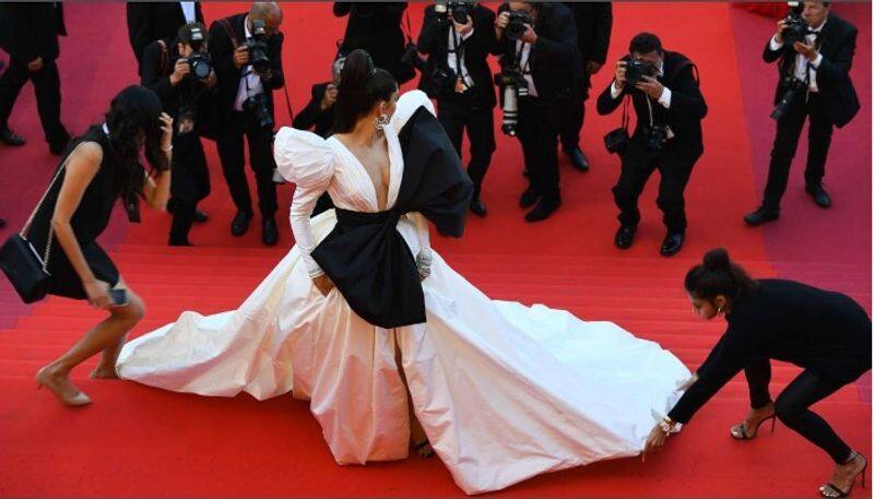 Deepika Padukone and Priyanka Chopra dazzles in Cannes red carpet