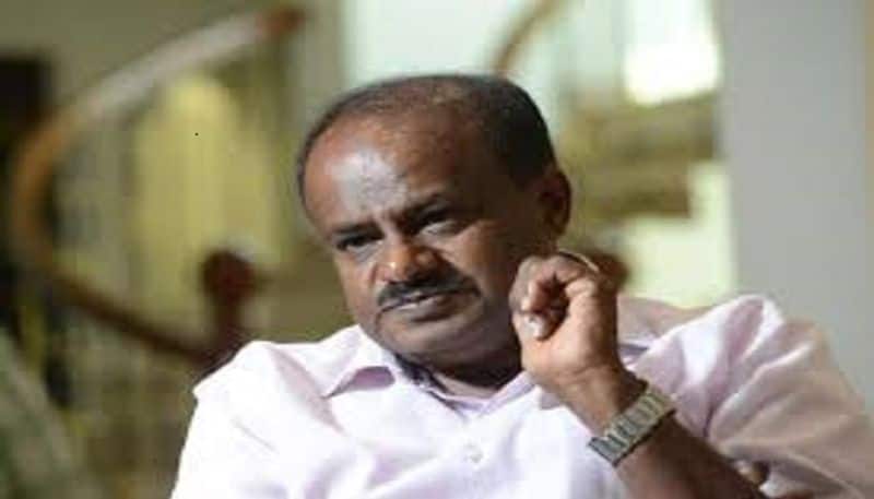 Karnataka MLA Vishwanath says 14 resign; head to resort in Mumbai after meeting Governor