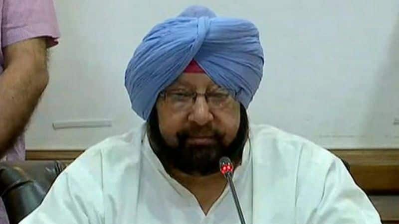 Captain amrinder singh gave ultimatum to Rahul Gandhi, either he would be in congress or sidhu