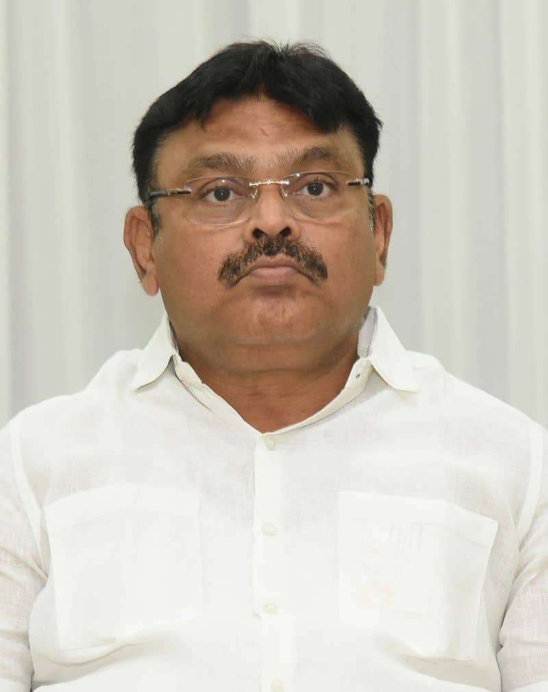 ysrcp leader, minister botsa satyanarayana challenge to janasena chief pawan kalyan