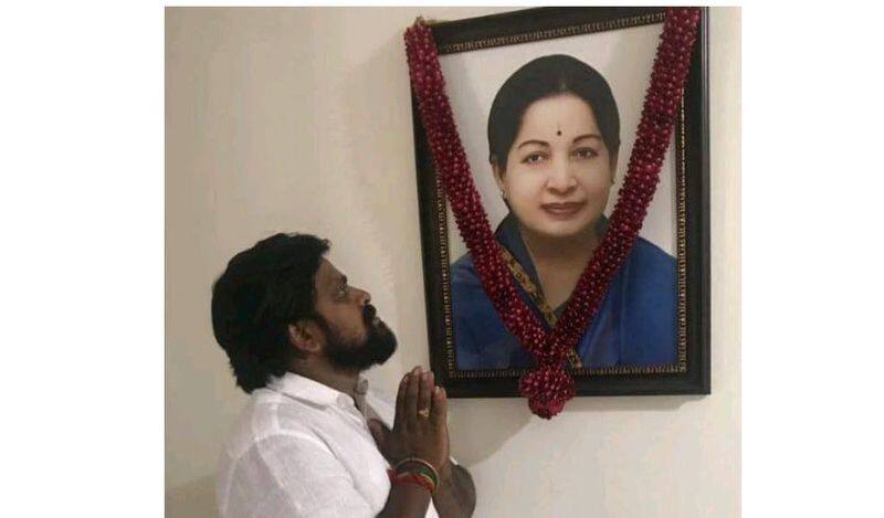 Jayalalitha aide who indirectly attacks Sasikala is blossoming ..!