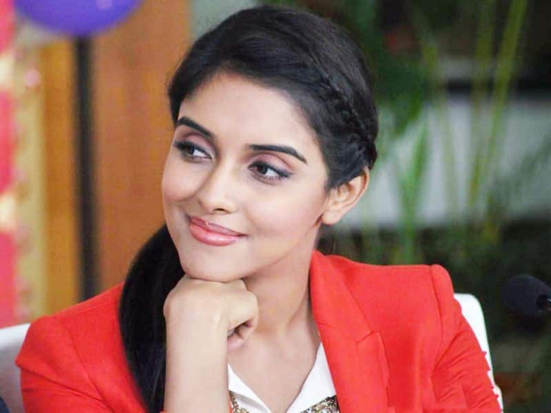Actress asin shared her daughter's photo
