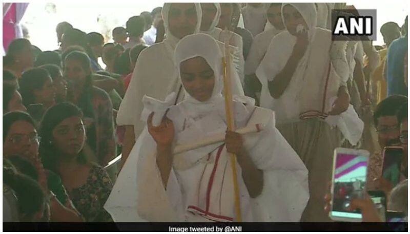 12 year old girl becomes jain monk