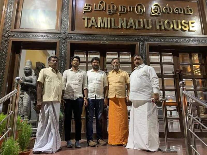 OPS famly and relations arrived at tamilnadu guest house