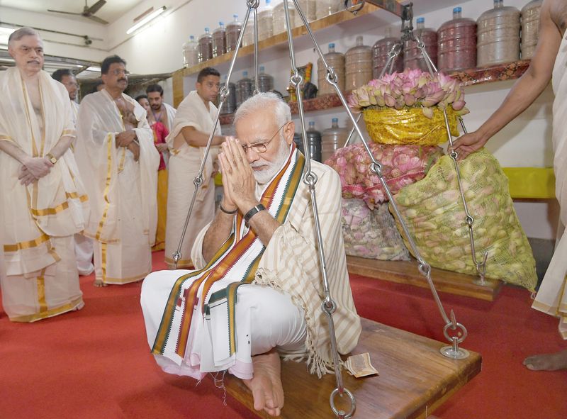 Prime Minister Narendra Modi offers prayers at Guruvayur Sri Krishna temple in Kerala